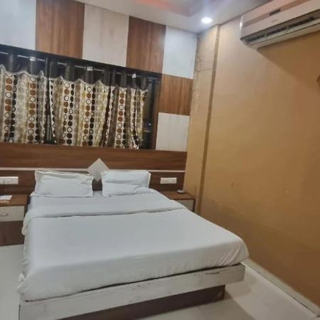 Hotel Jay Bhawani Ahmedabad Exterior photo