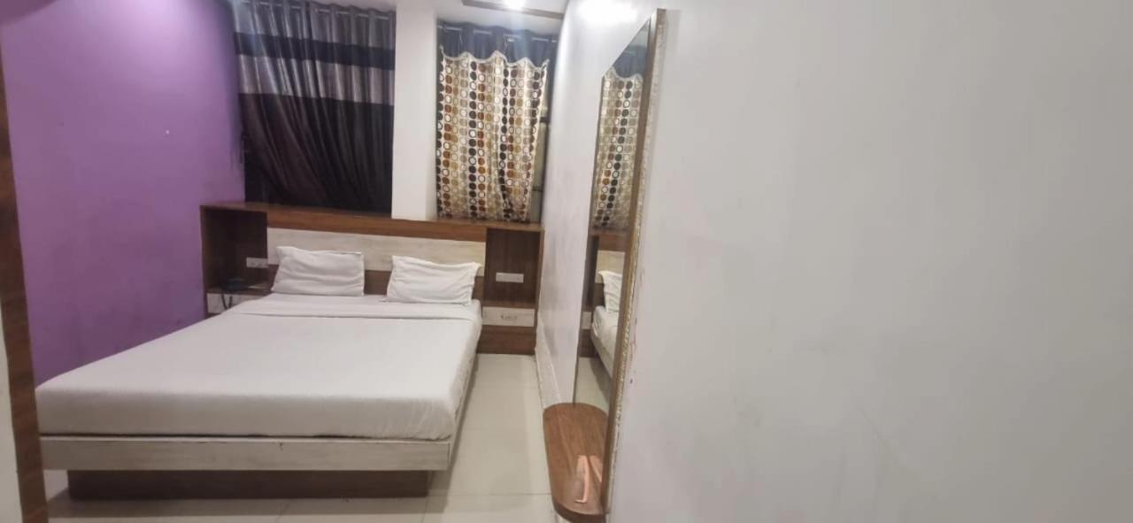 Hotel Jay Bhawani Ahmedabad Exterior photo